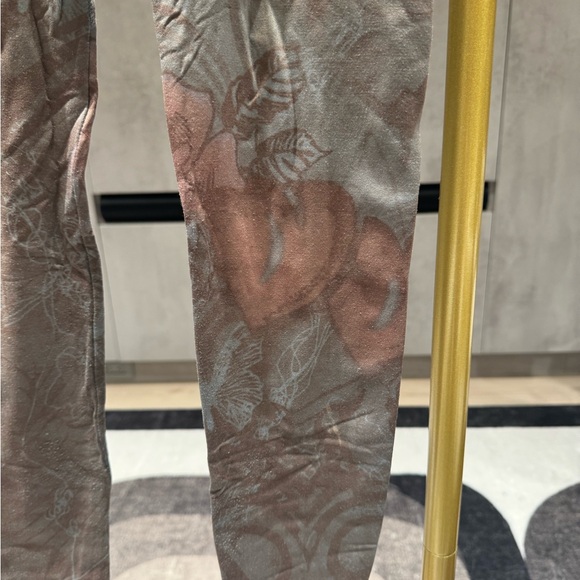 Stylish Abstract Pattern Leggings - Picture 3 of 4